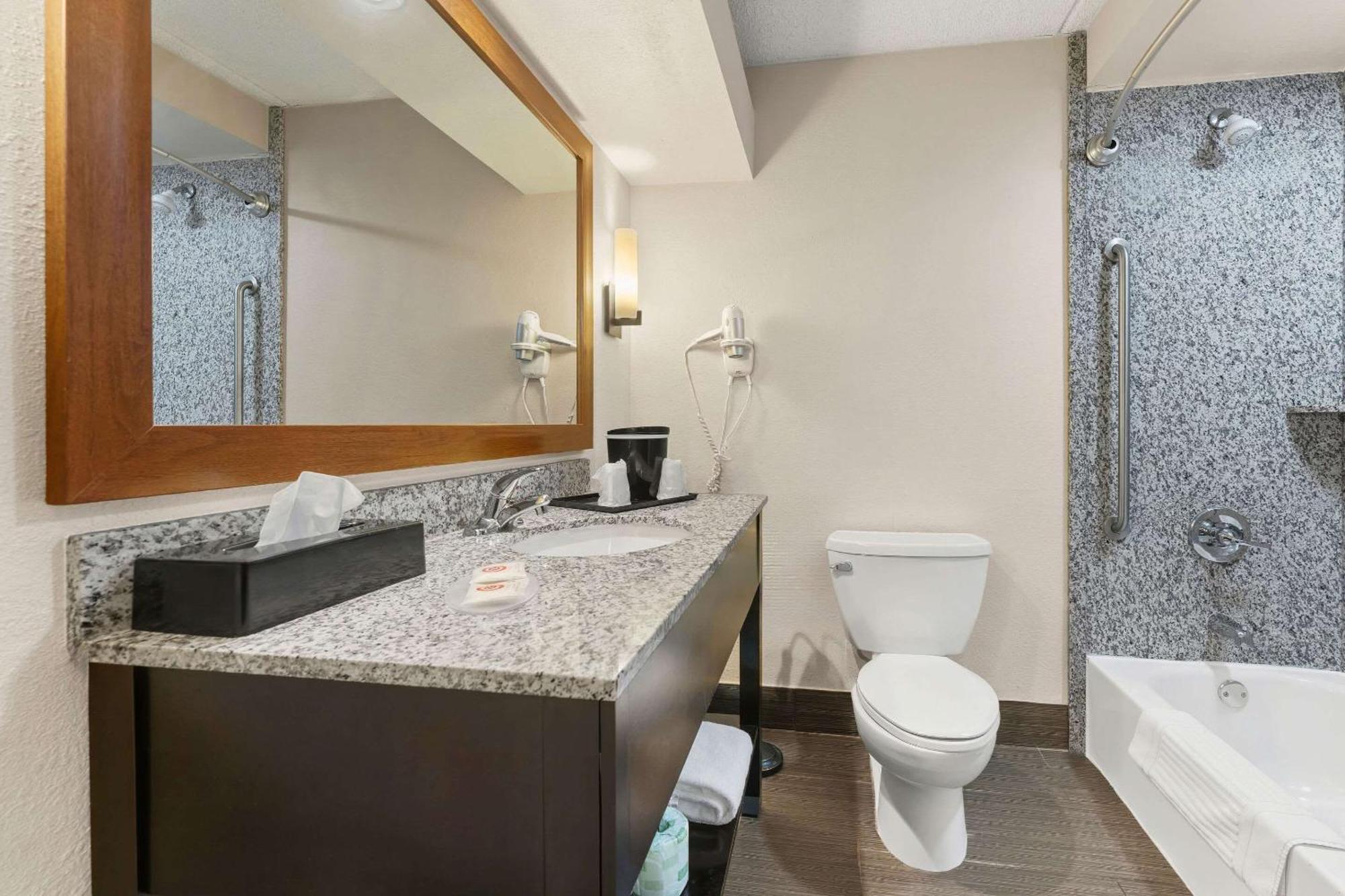 Comfort Inn Lehigh Valley West Fogelsville Экстерьер фото