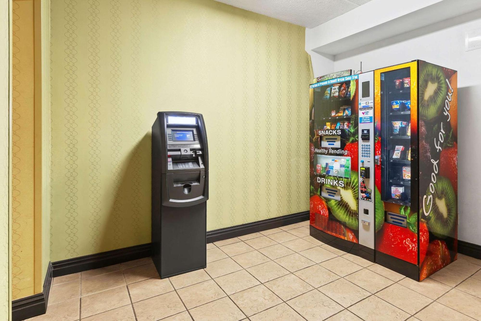 Comfort Inn Lehigh Valley West Fogelsville Экстерьер фото