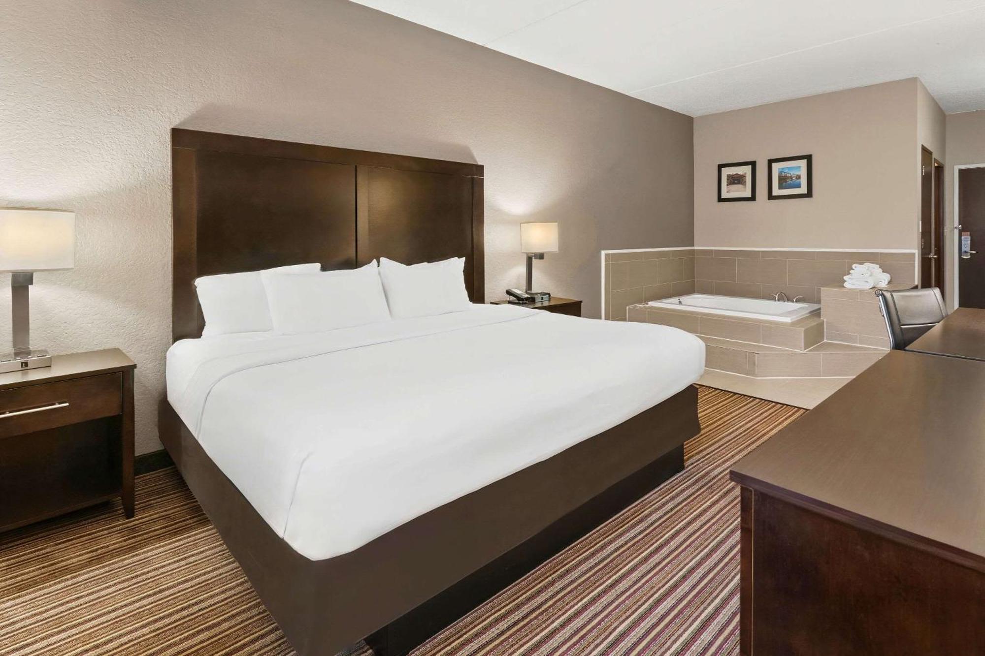Comfort Inn Lehigh Valley West Fogelsville Экстерьер фото
